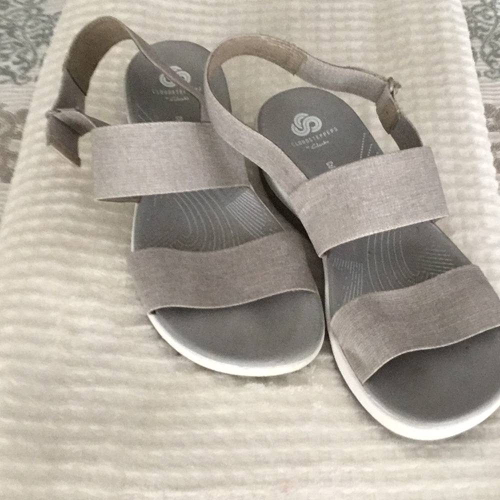 Clarks Cloudsreppers, Size 8 - 9 medium